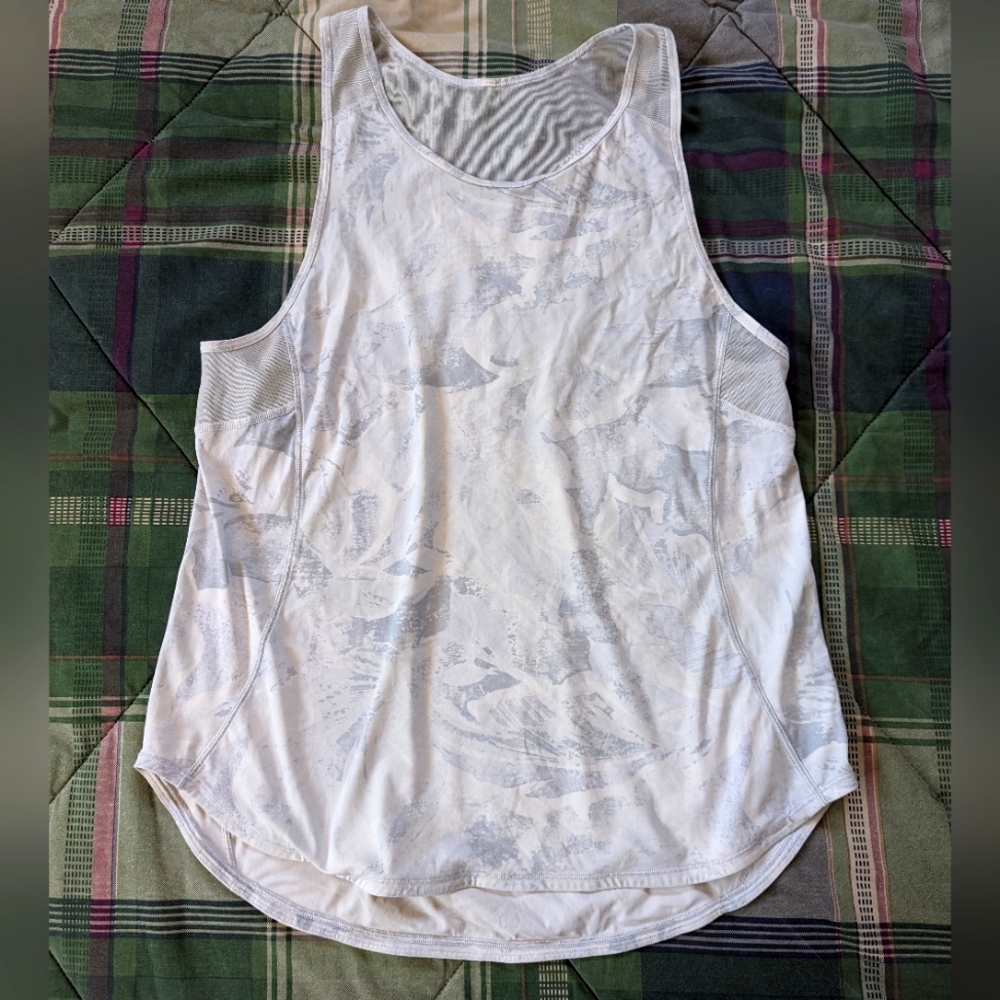 Lululemon top